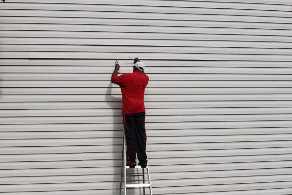 Cost of Siding Reattachment in Kent