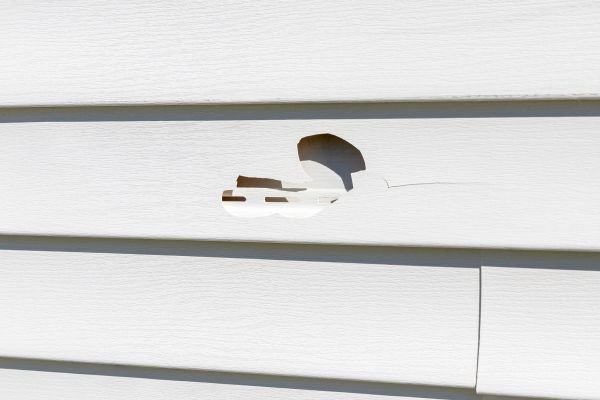 Cost of White Vinyl Siding Repair in Kent